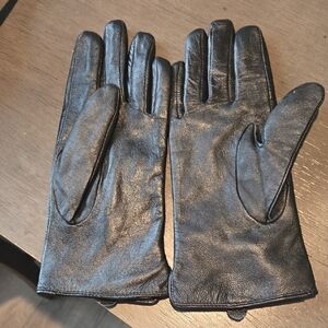 NWOT Beautiful Vintage Genuine Black Leather Womens Gloves